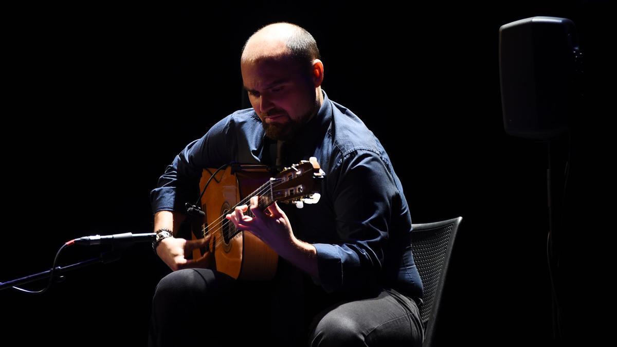 Santiago Lara, durante su actuación.