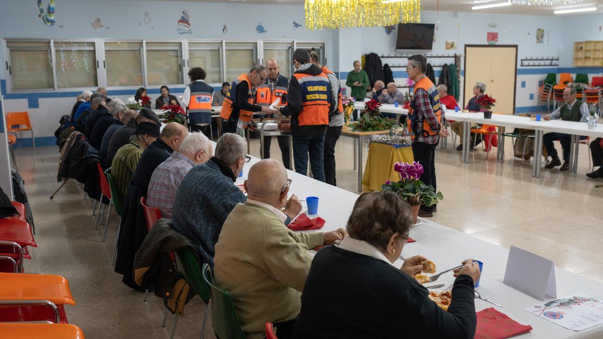 Cena solidaria de Nochebuena de Protección Civil Zamora.