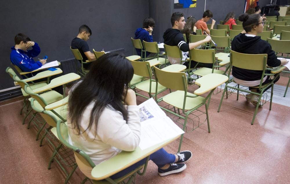 La Plataforma Galega en Defensa do Ensino Público cifró este mediodía en más de un 80% los alumnos convocados a las pruebas de evaluación de 6º de Primaria y 4º de ESO que no acudieron a realizarlas.