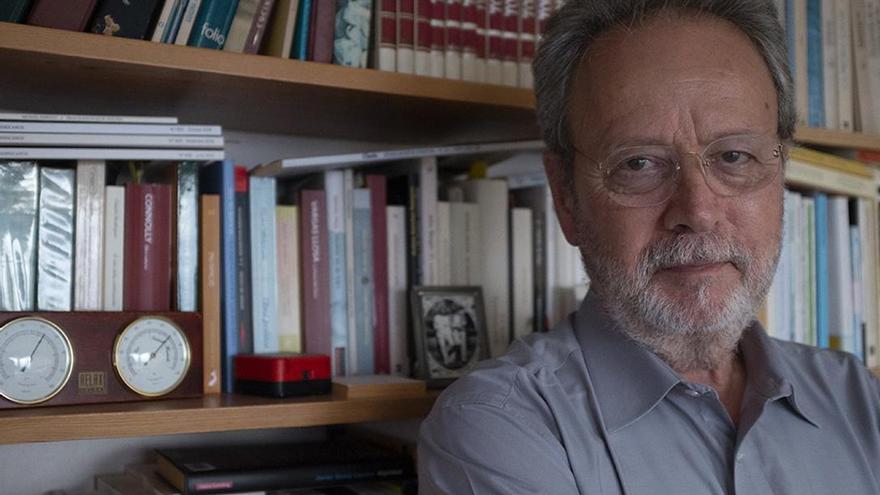 Un libro homenajea la figura del pensador Sánchez Robayna