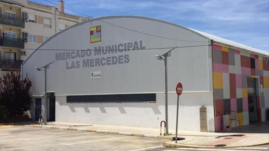 El mercado municipal de Almendralejo intenta adaptarse a las tecnologías