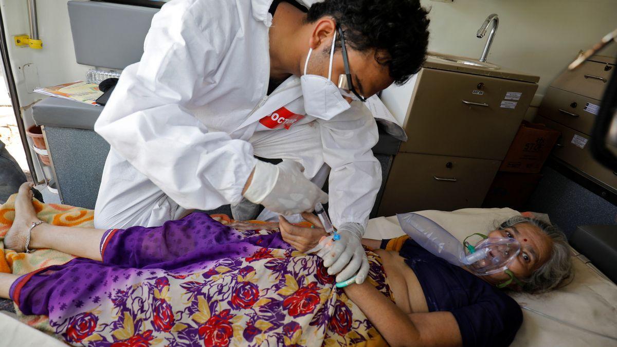 Así es la nueva cepa del virus que deja casi 3.000 muertos al día en la India