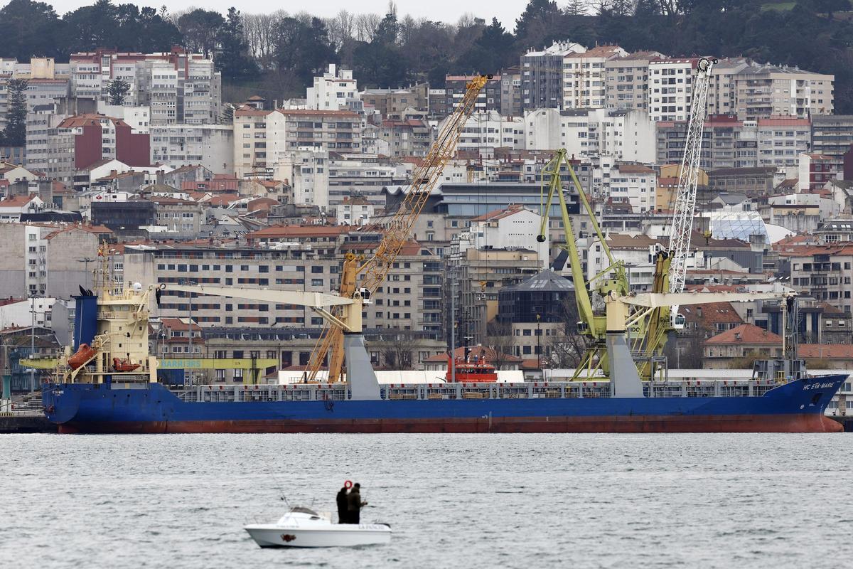 El buque mercante HC Eva-Marie, atracado en el muelle Transversal desde hace 6 días