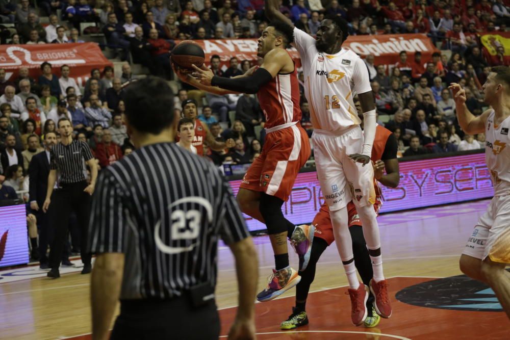 Encuentro entre el UCAM Murcia CB y el Baskonia