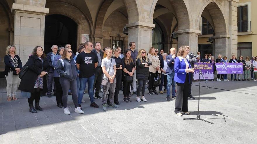 Manresa condemna el feminicidi de la dona assassinada al carrer Gaudí