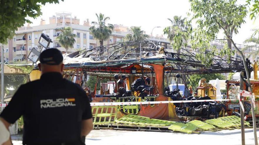 Arden las atracciones infantiles de la plaza del Zoco
