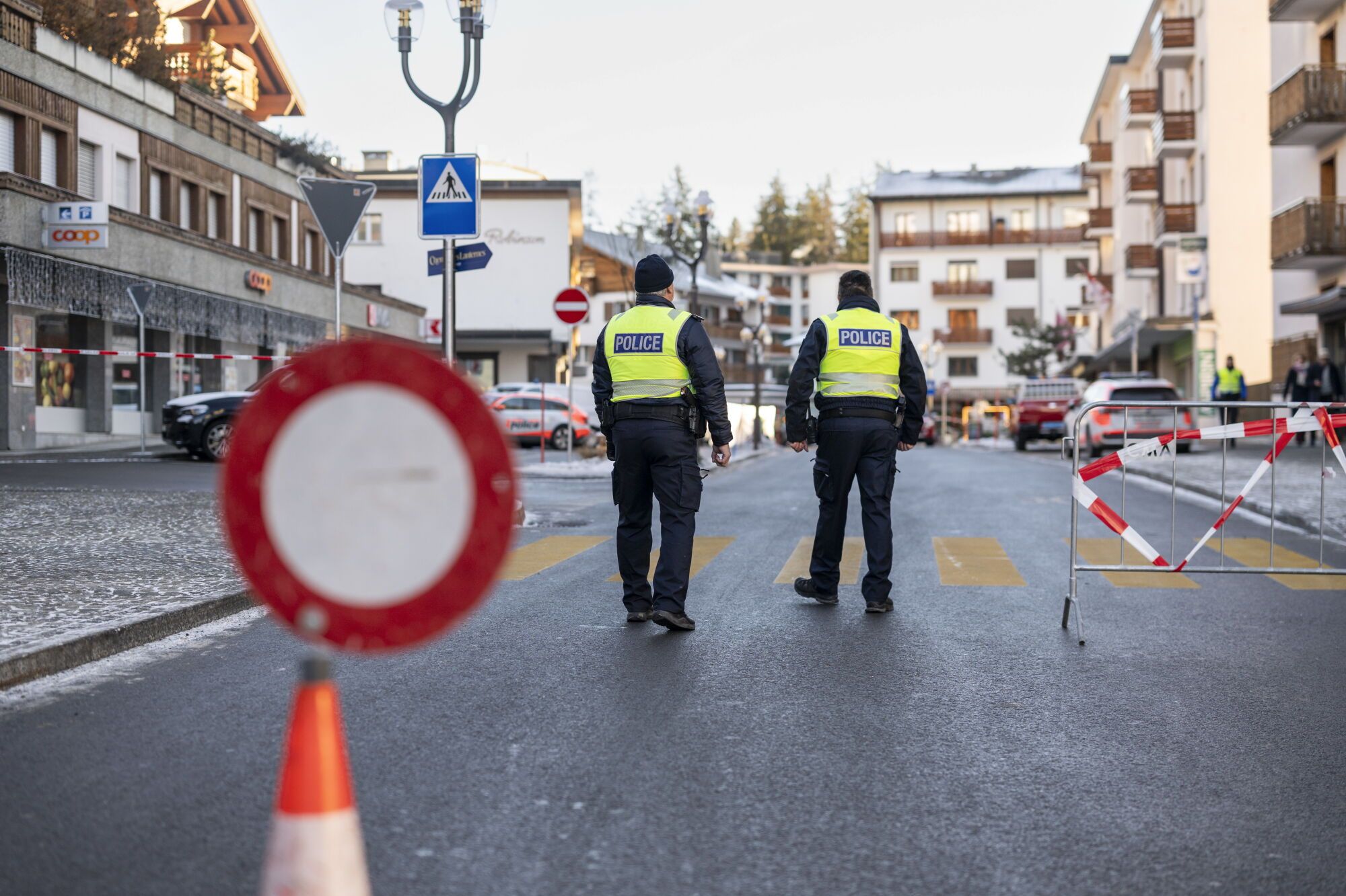 Tragedia en Suiza por el incendio en un bar de una estación de esquí.