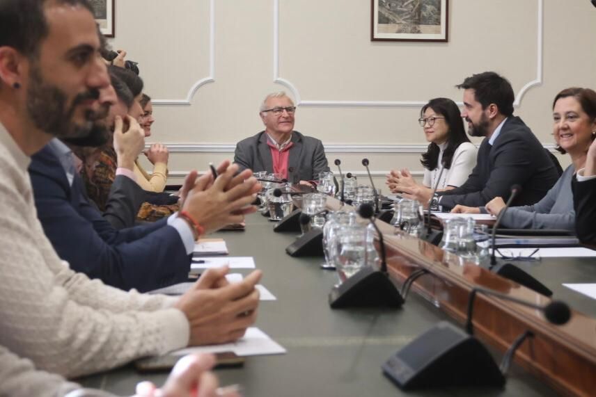 La reunión del Valencia CF con el Ayuntamiento, en imágenes