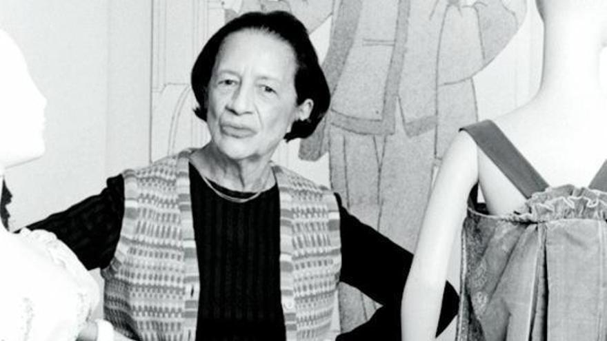 Diana Vreeland, en el Instituto de la Indumentaria, del Met, en una imagen de 1978. | LYNN GILBERT