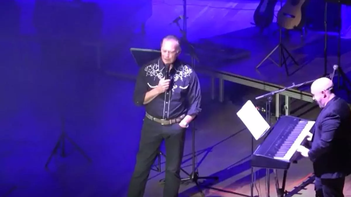 Bertín Osborne protagoniza su concierto más polémico: "Estoy hasta los huevos"