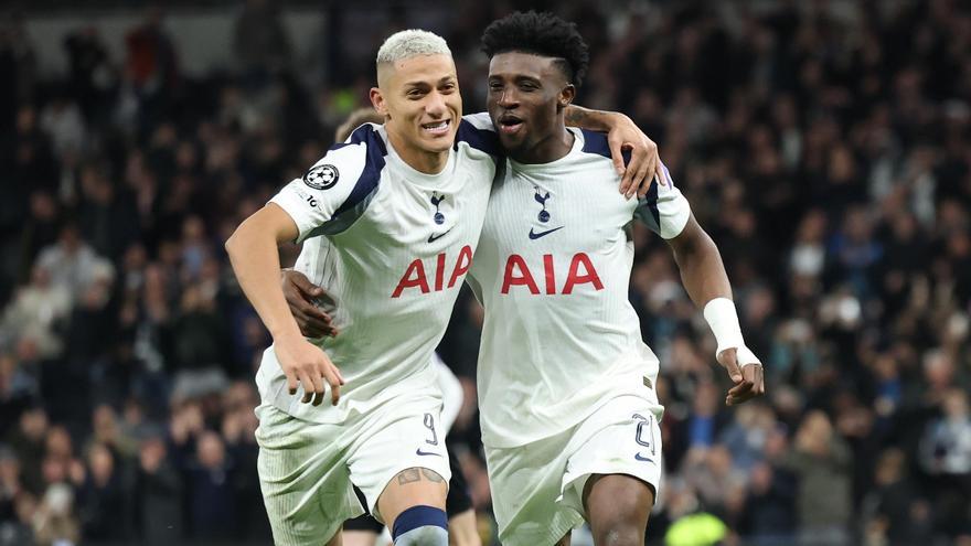 El primer penalti que el Slavia Praga regaló al Tottenham: Así fue el gol de Kudus