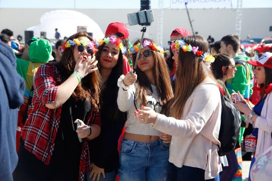 Miles de jóvenes en la fiesta del año