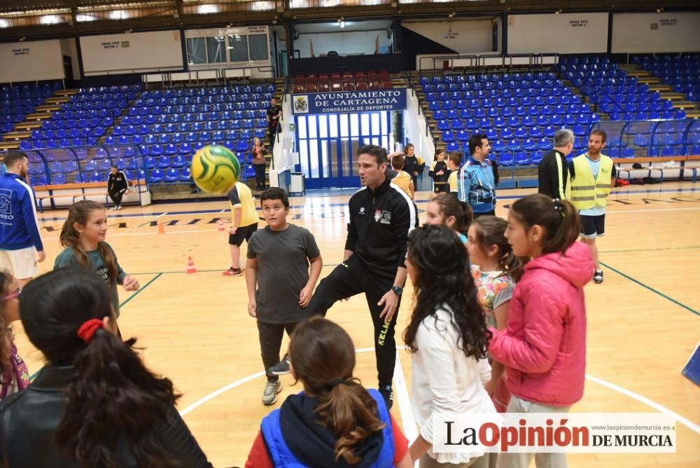 Encuentro de escolares con los jugadores del Plást