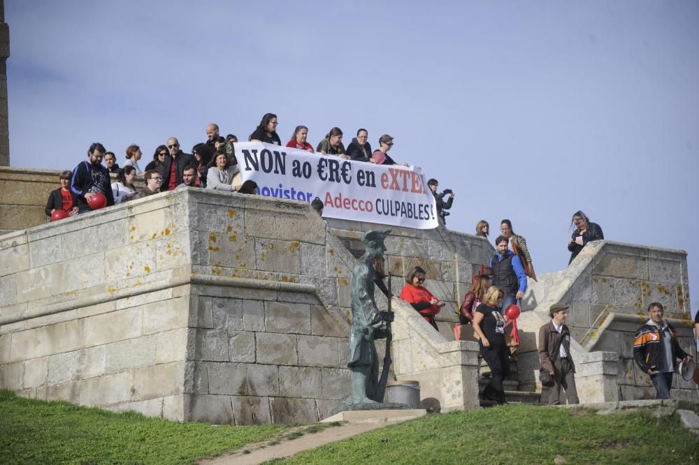 La empresa de telemarketing prevé concentrar en A Coruña el 58% de los despidos, 205. Los trabajadores denuncian que el despido colectivo es fraudulento.