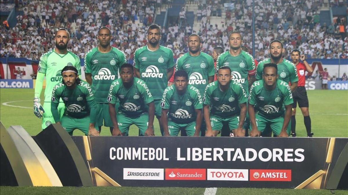 Chapecoense sufrió la caída de su avión en donde murió la mayor parte de su plantilla