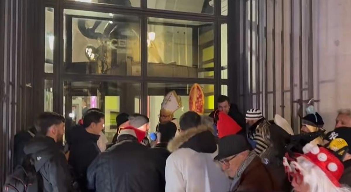 La puerta del Teatro Real de Madrid