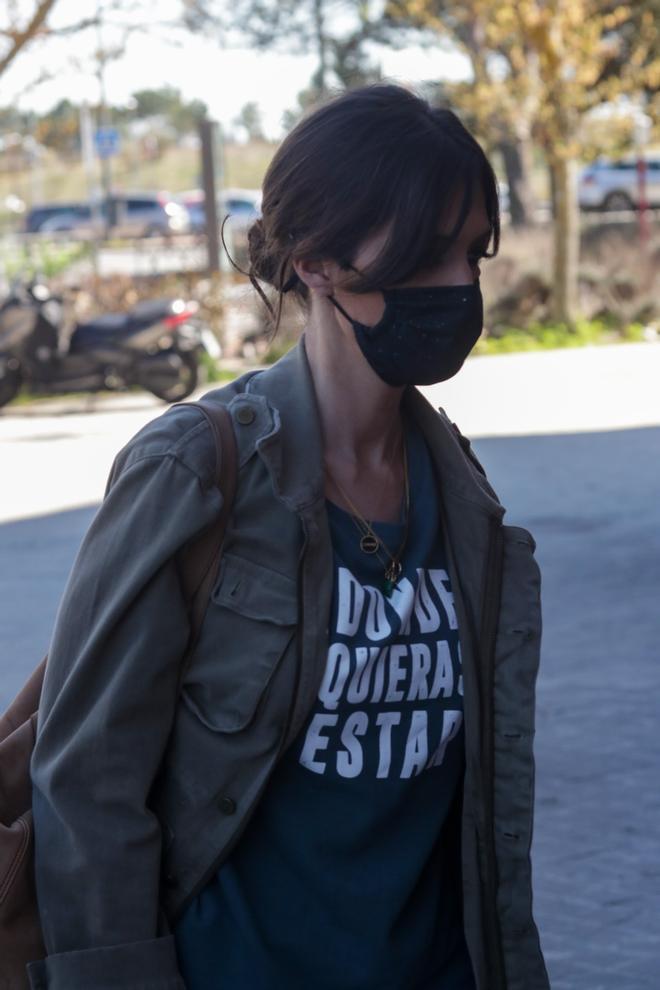 Sara Carbonero, con camiseta con mensaje, de Dolores Promesas