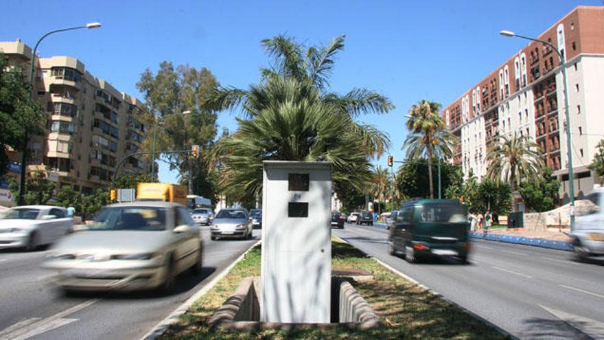 Radar fijo en la avenida de Andalucía en sentido Centro.