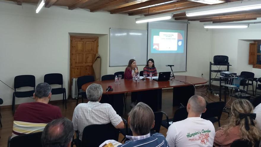 El periodista Xavier Vidal-Folch analiza en Langreo la situación de España como &quot;laboratorio de Europa&quot;