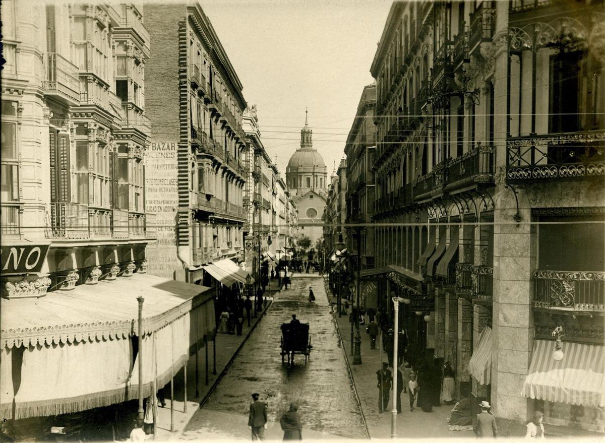 Calle Alfonso al inicio del pasado siglo XX.