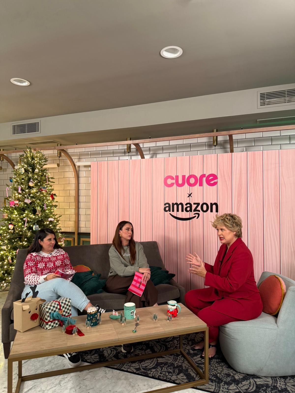 Tania Llasera, nuestra invitada protagonista del último episodio de "Magia: un podcast muy navideño".