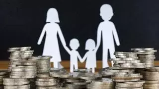 Familia numerosa con dos hijos: la nueva deducción en la declaración de la renta por la que Hacienda te devuelve 1.000 euros