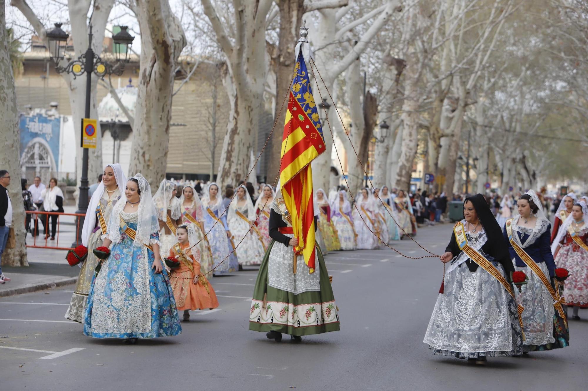 Multitudinaria Ofrenda fallera en Xàtiva