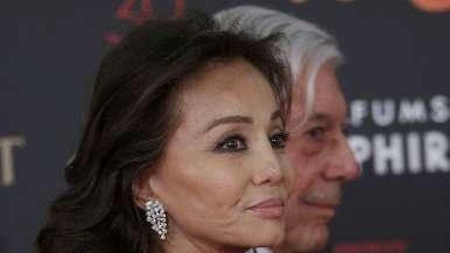 Isabel Preysler, con Mario Vargas Llosa.