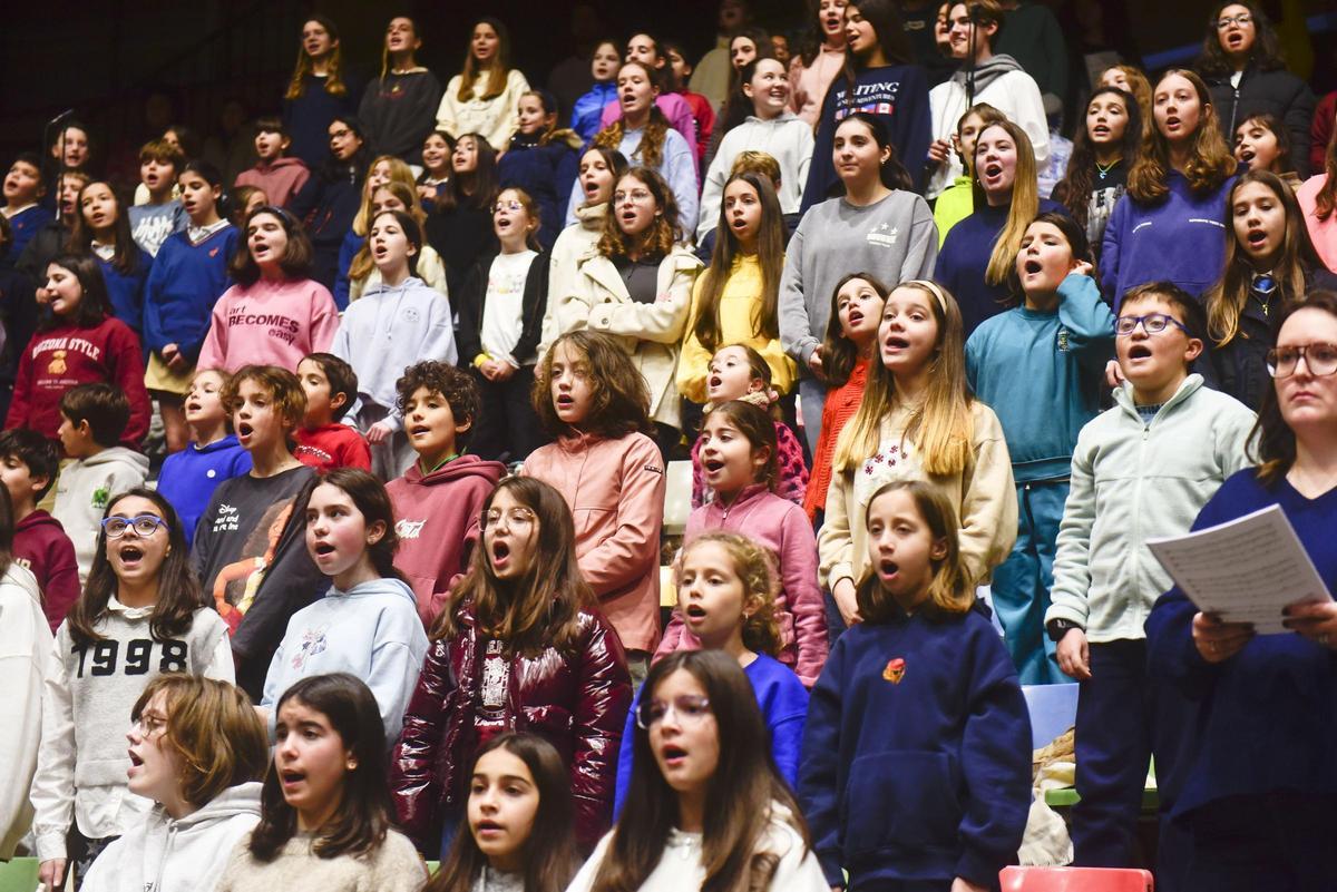 Ensayo del Concierto por la Paz del proyecto educativo Chorus en el Coliseum