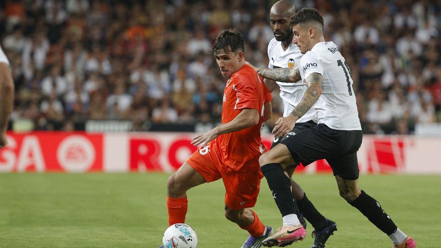 El Oviedo, atento al futuro de un delantero de Primera