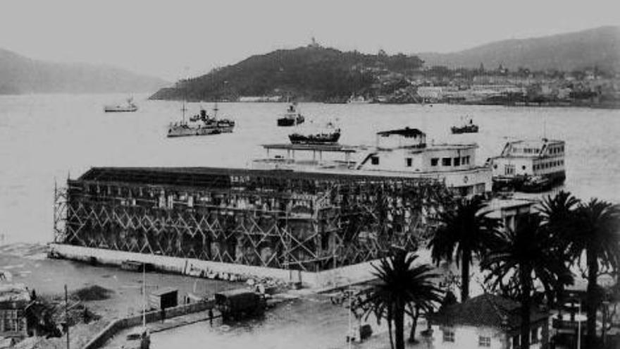 Imagen de las obras para construir la piscina del Real Club Náutico de Vigo en 1966 // Vigopedia