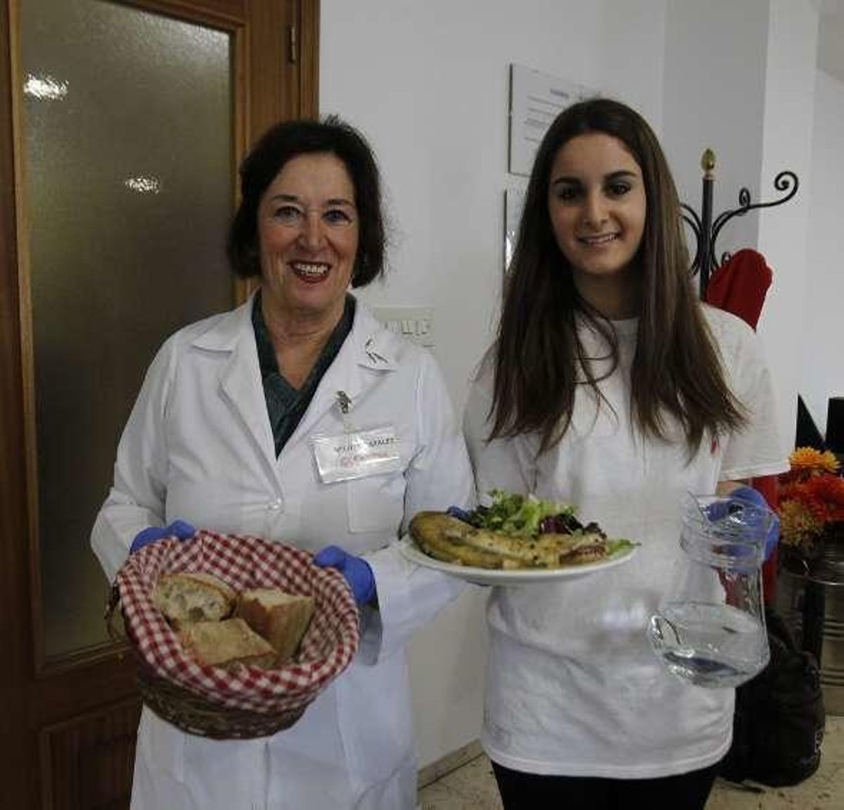 El comedor social triplica en un año el número de usuarios y reparte hasta 280 comidas al día