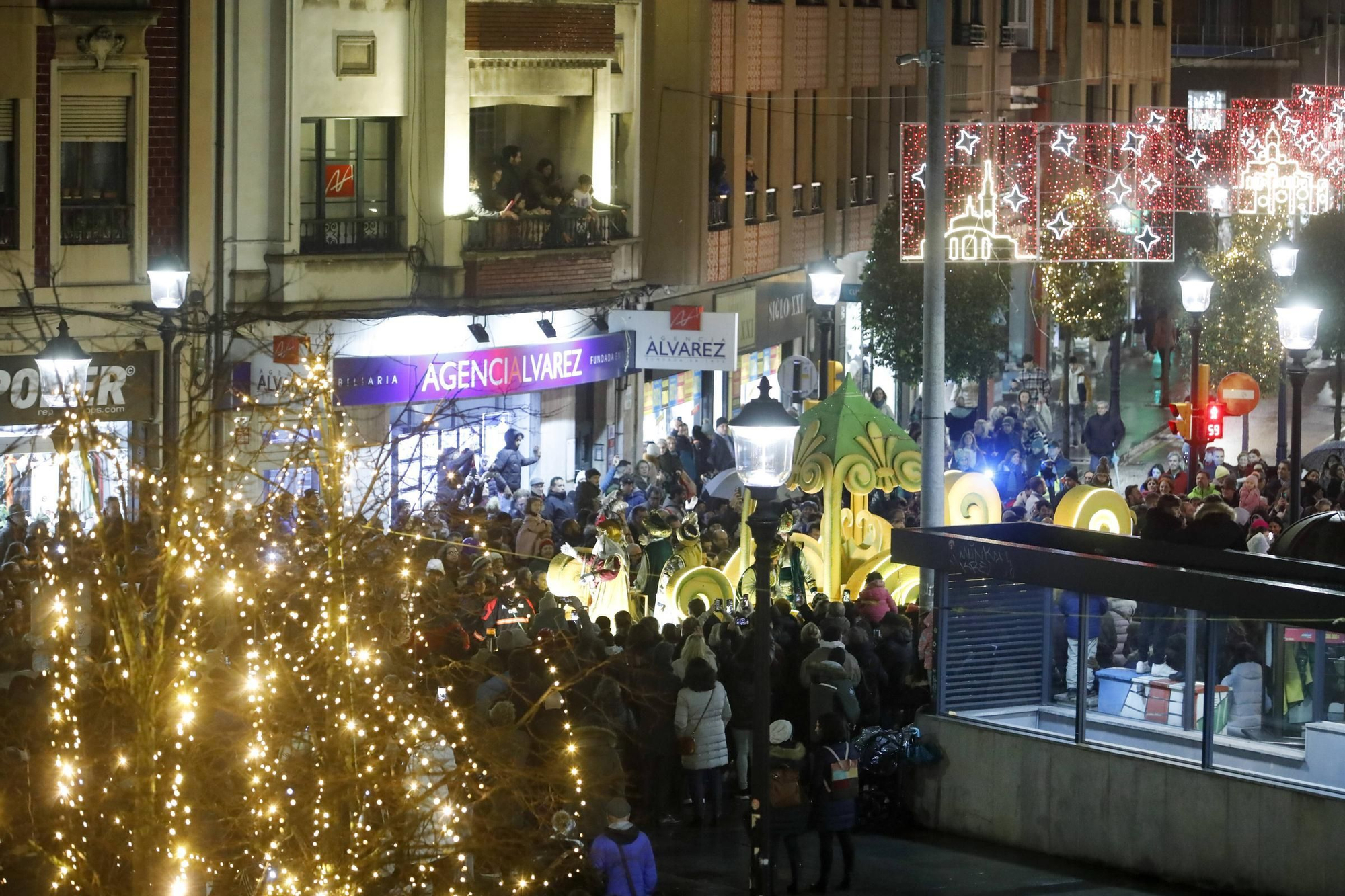 En imágenes: Así fue la cabalgata de Reyes en Gijón