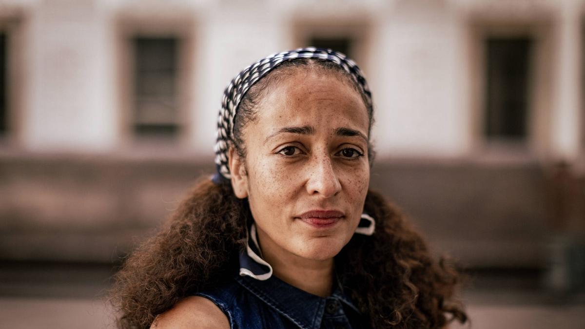 ZADIE SMITH | Zadie Smith: «No admiro a los escritores, no comprendo de qué va eso. Para mí, escribir es simplemente una patología que tienen algunas personas»
