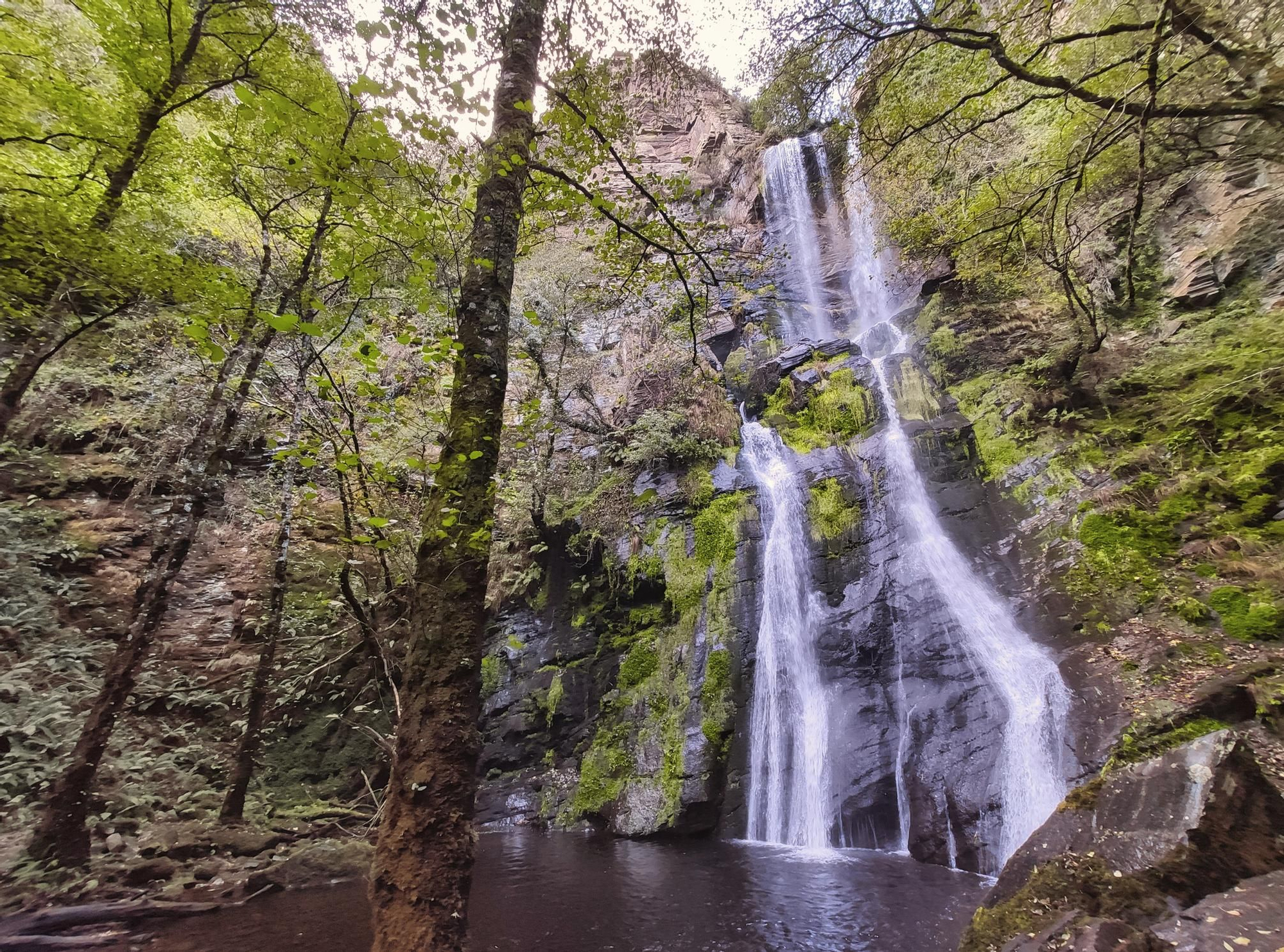 Vilagocende waterfall, Rio Eo, Osco y Terras de Buron Biosphere Reserve, A Fonsagrada, Galicia, Spain