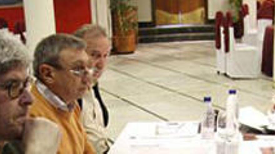 Varios miembros de ACEM, durante su reunión en Zamora.