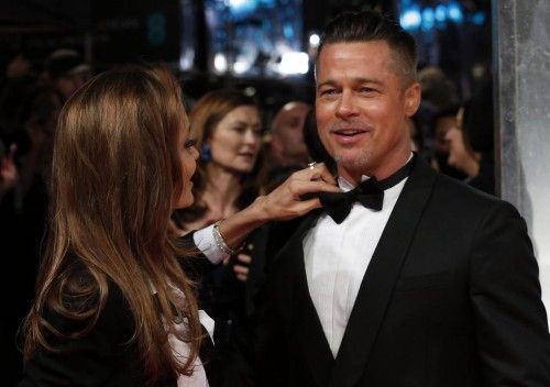 Brad Pitt ha sorprendido con una nueva imagen, con el pelo cortado al cero por los costados, en la entrega de los Bafta en Londres