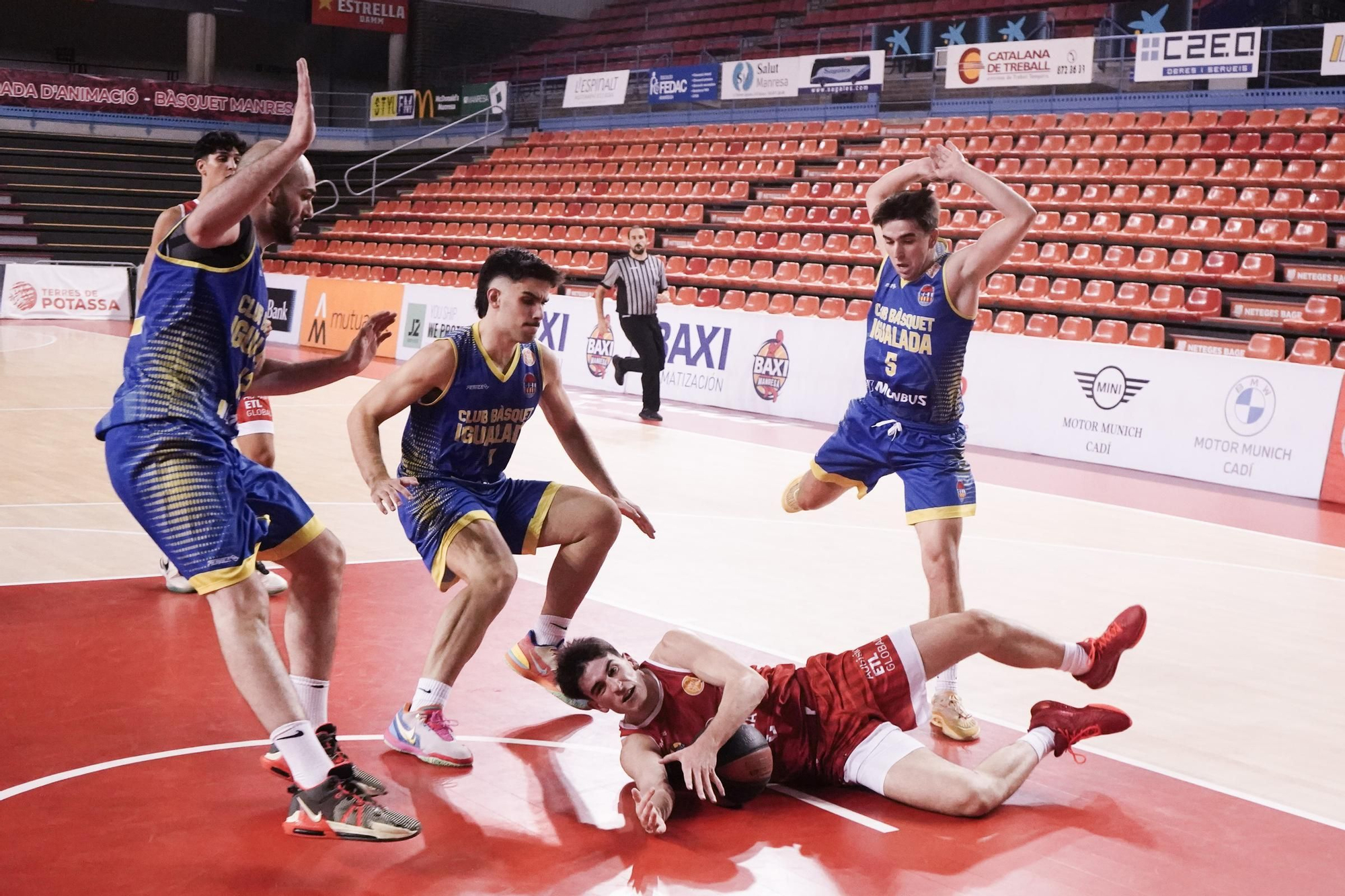 Totes les imatges del Bàsquet Manresa B - Cadí
