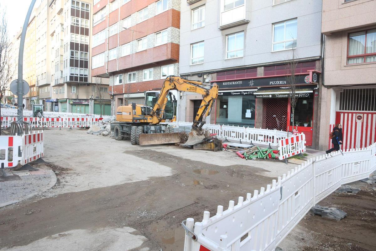 Las obras en la avenida de Os Mallos continúan un año después del inicio de los trabajos