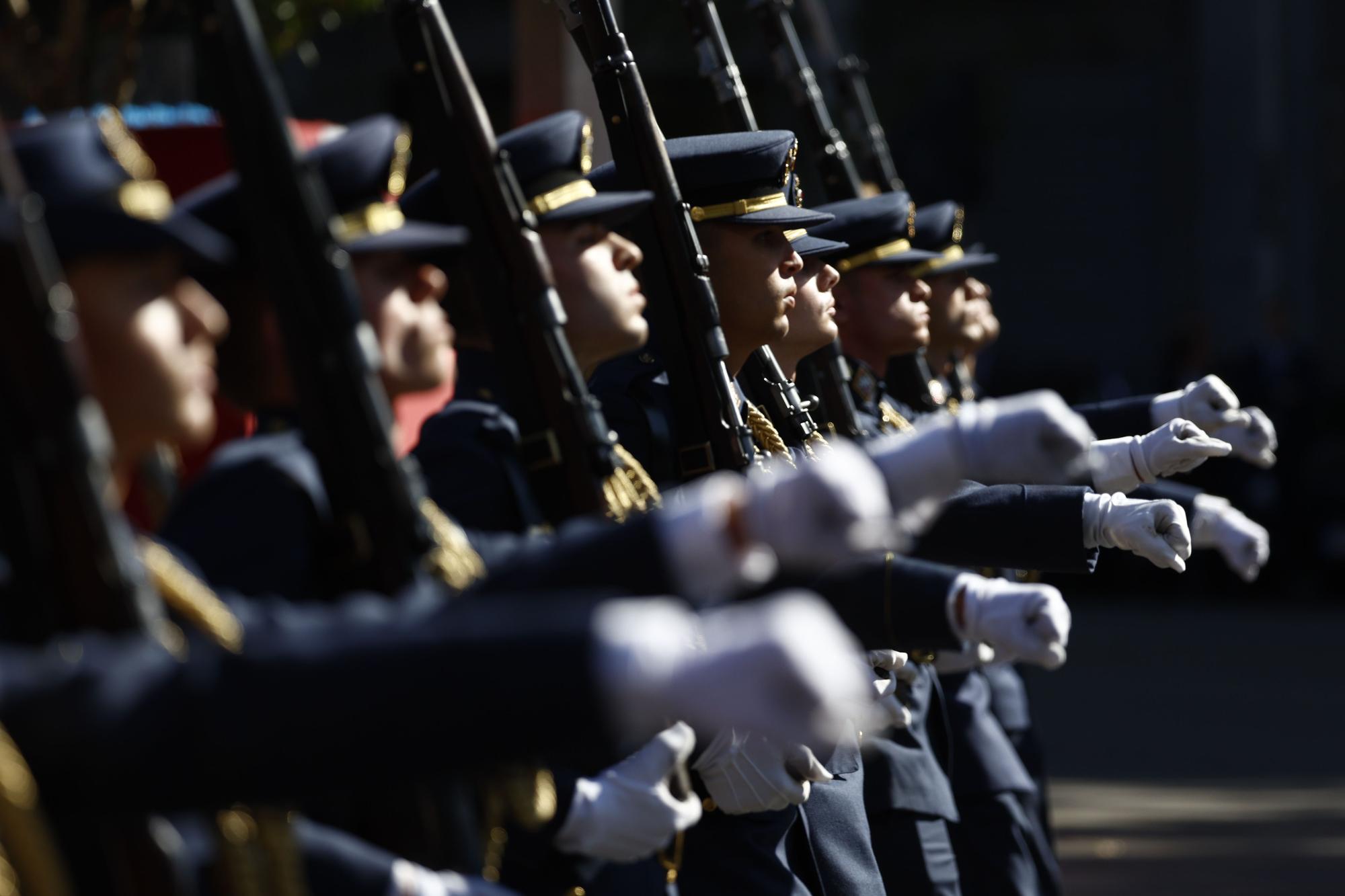 Más de 4.000 militares en desfile del 12-O que recupera el brillo prepandemia