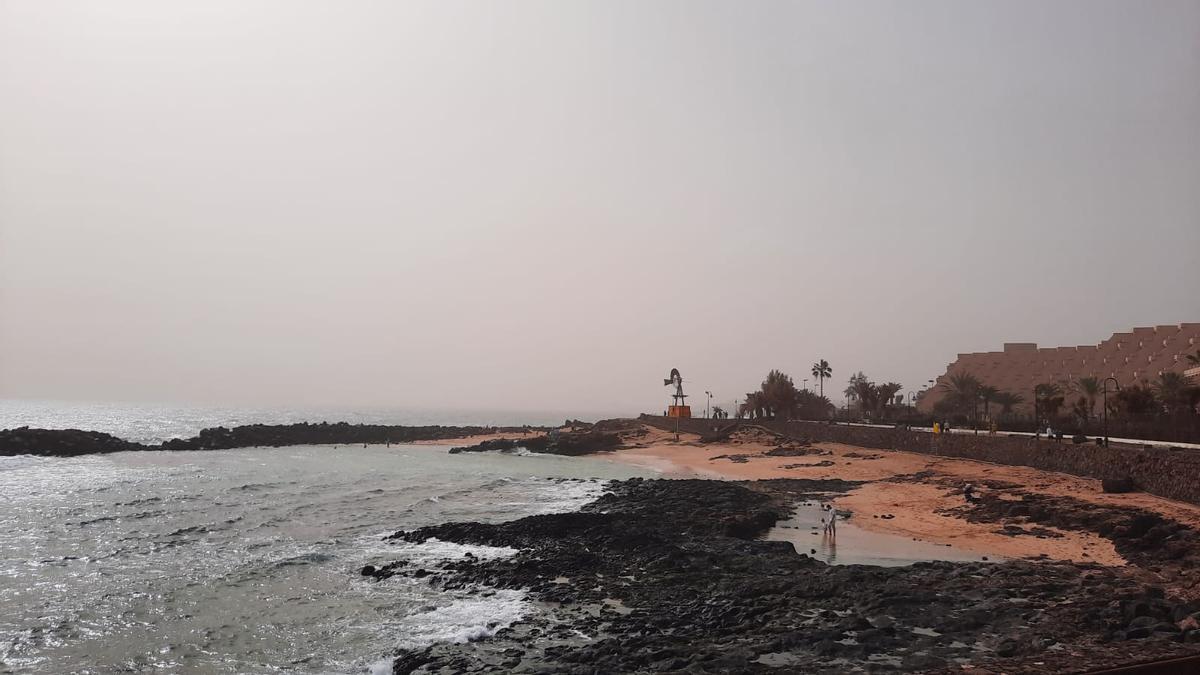 Calima en Costa Teguise, Lanzarote.