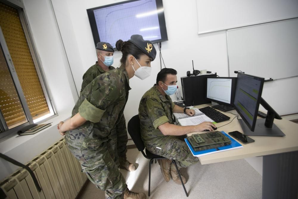 Así trabajan los rastreadores del Covid del ejército en el cuartel del Cabo Noval