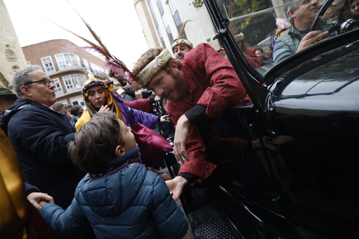 El Cartero Real recoge los deseos de los cordobeses antes de la Cabalgata