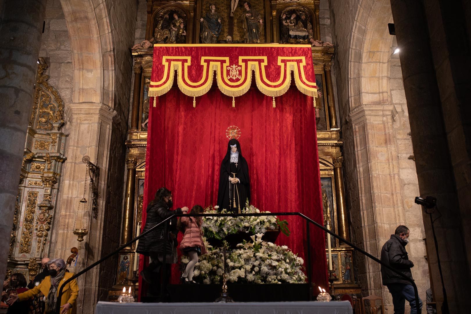 GALERÍA | La presentación de niños a la Virgen de la Soledad, en imágenes