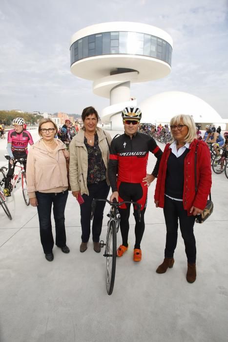 Carrera popular con Javier Gómez Noya, premio "Princesa de Asturias" de los Deportes 2016, en Avilés