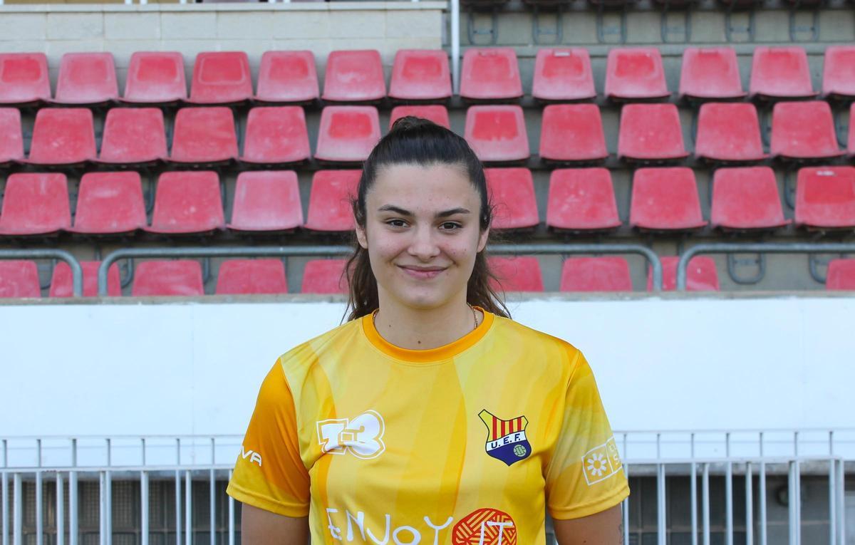 Júlia Vilà a la gespa de Vilatenim.