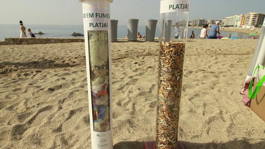 Recullen 15 litres de deixalles a la platja Sa Palomera de Blanes en només dues hores