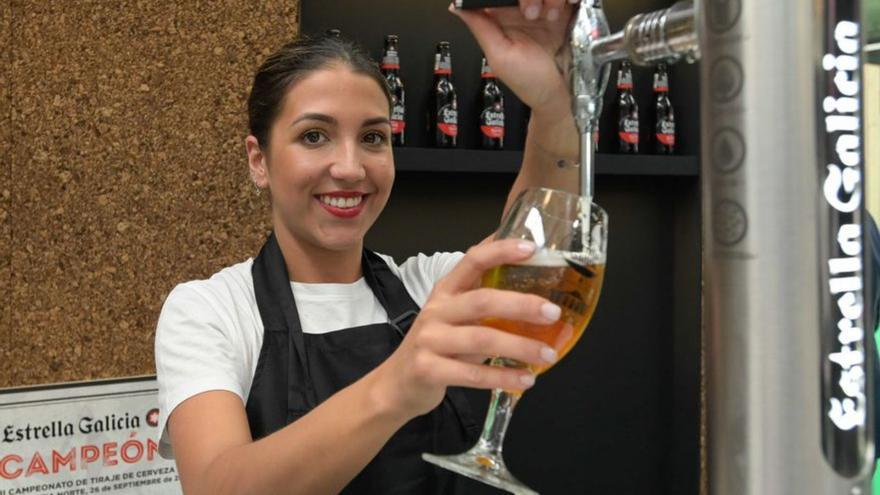 Judith Ínsua, de Destapa Santa Clara, gana el concurso Estrella Galicia de Tiraje de Cerveza