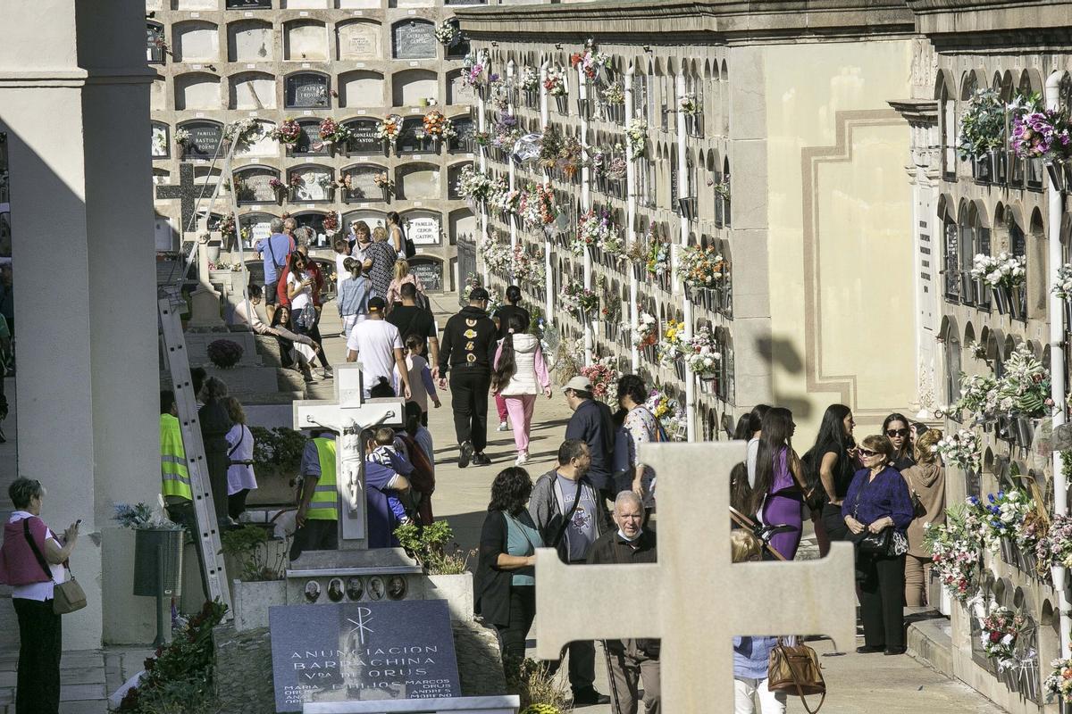 Día de Todos los Santos, en el Cementerio del Poblenou