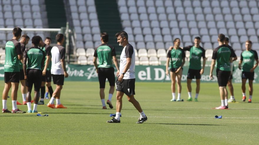 Iván Ania, en el centro de la imagen, durante una sesión en El Arcángel.